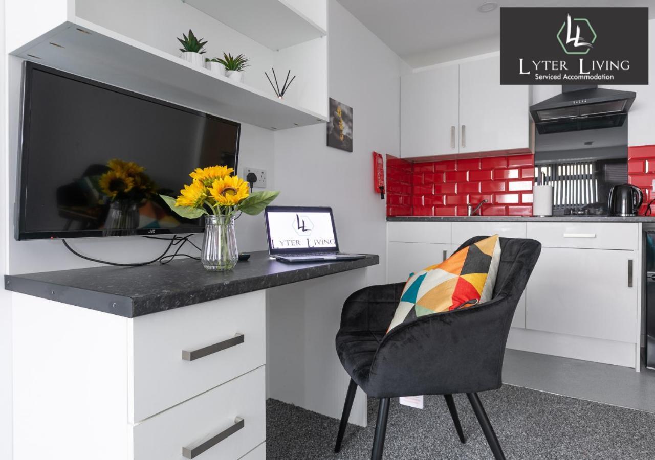 Studio Apartments By Lyter Living Desks & Wifi - Monthly Stays Available Λέστερ Εξωτερικό φωτογραφία