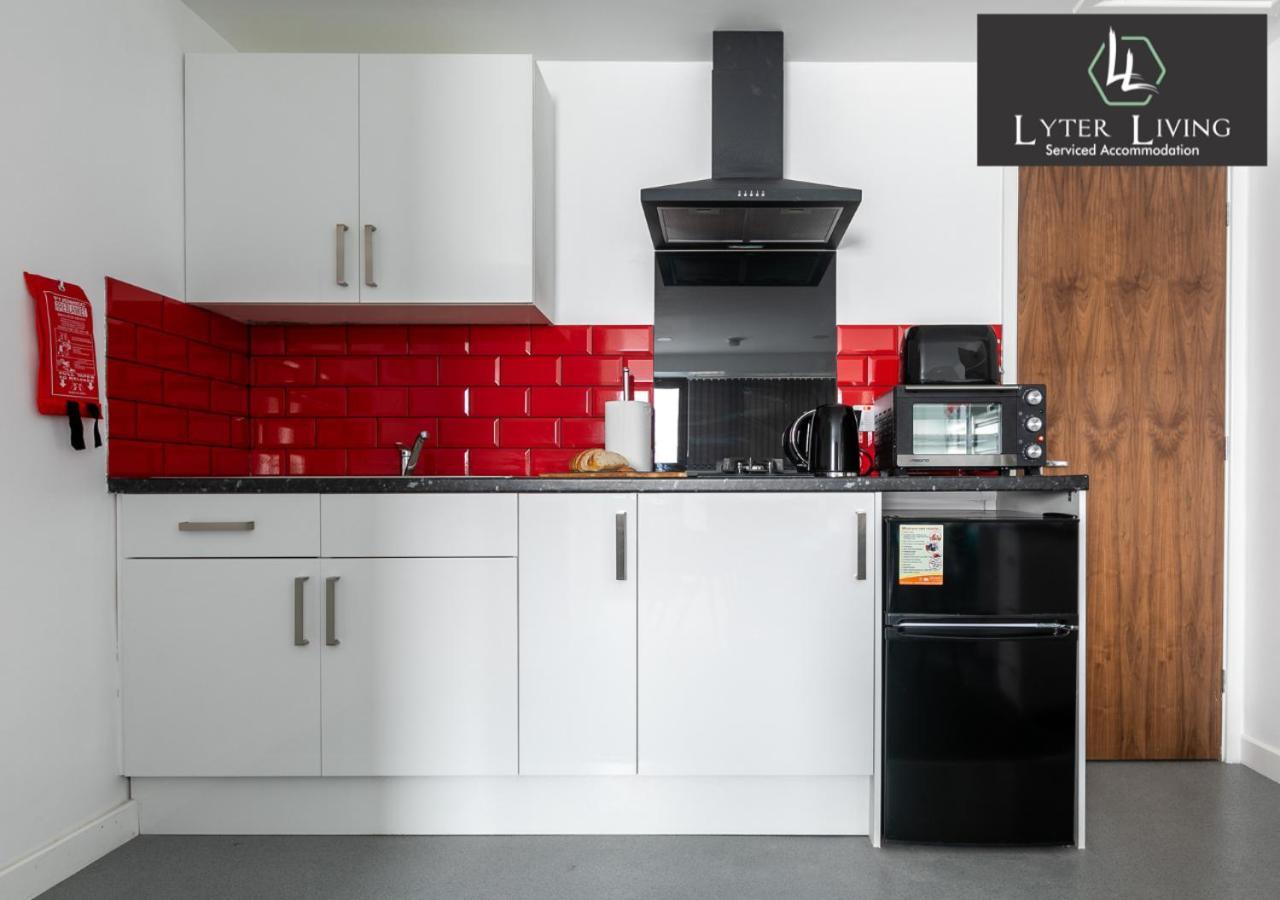 Studio Apartments By Lyter Living Desks & Wifi - Monthly Stays Available Λέστερ Εξωτερικό φωτογραφία