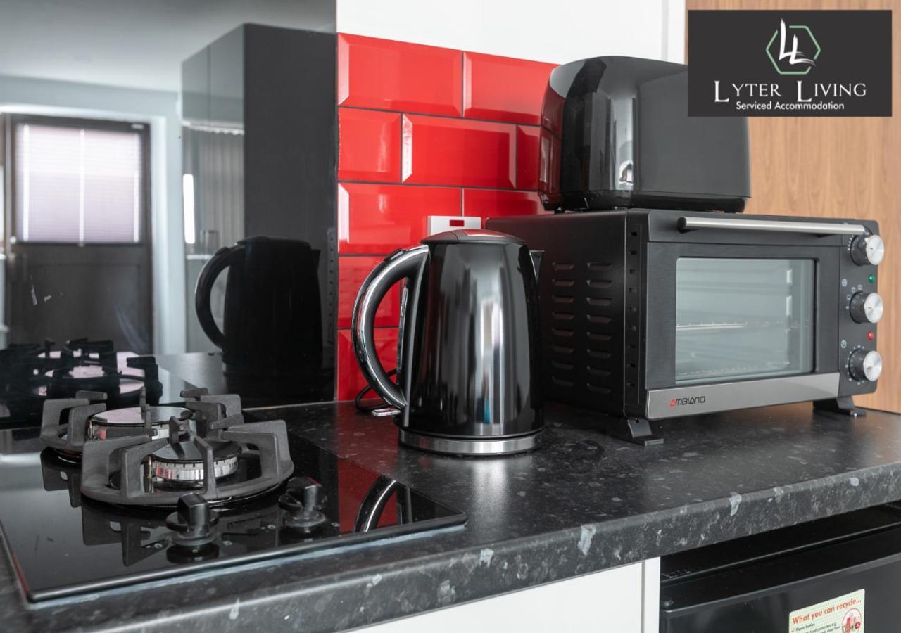 Studio Apartments By Lyter Living Desks & Wifi - Monthly Stays Available Λέστερ Εξωτερικό φωτογραφία